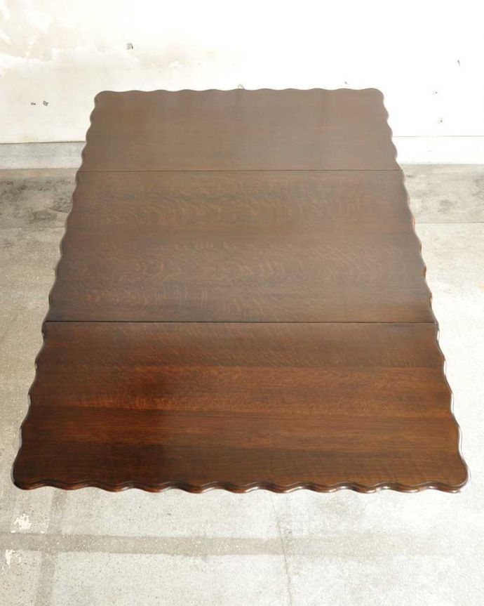 アンティークのテーブル　アンティーク家具　伸張式のアンティーク英国家具、天板の縁どりも美しいバタフライテーブル。天板の修復には自信があります。(q-1904-f)