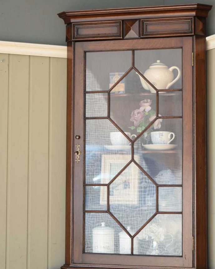 アンティークガラスの扉