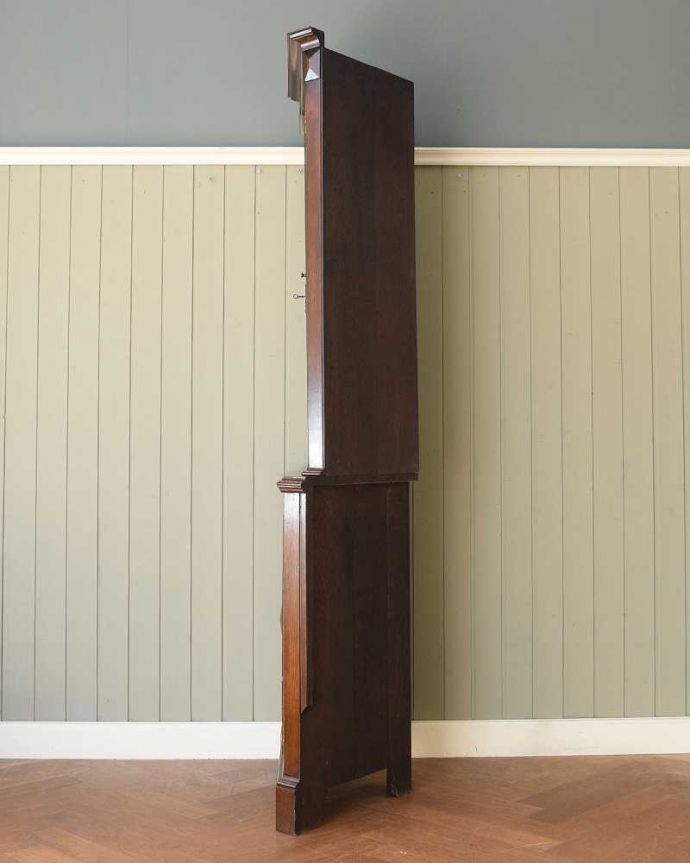 コーナーキャビネットの側面