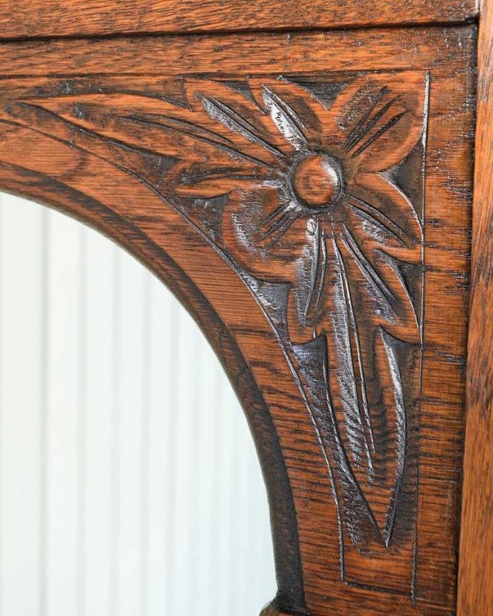 アンティーク ミラー（鏡）　アンティーク雑貨　女性らしく美しいシュバルミラー、お部屋で実用的に使えるアンティーク家具(姿見)。惚れ惚れしちゃう美しさ彫のデザインもいろいろです。(q-1919-f)