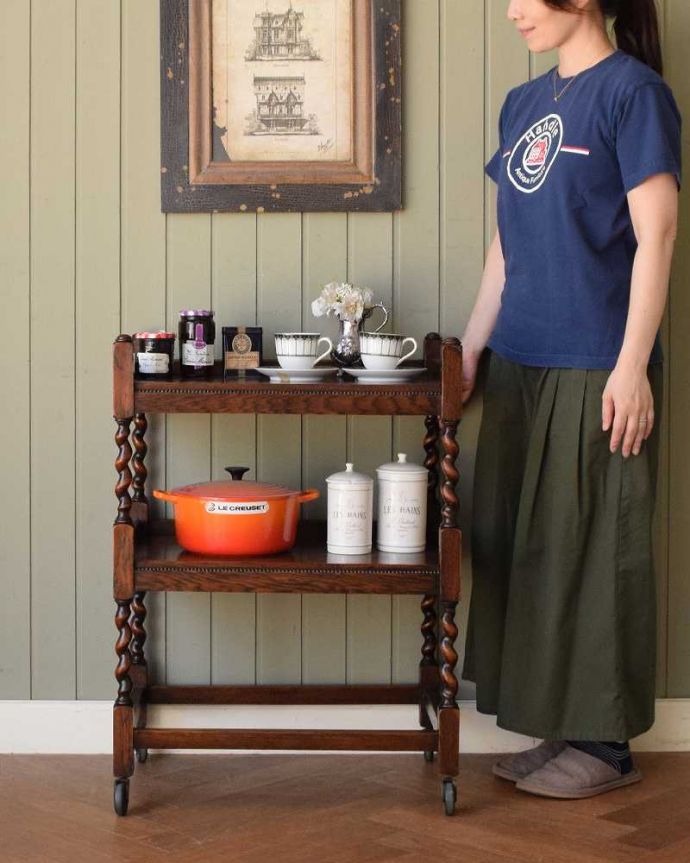 アンティークのワゴン・トローリー　アンティーク家具　イギリスで見つけたアンティークトロリー（ワゴン）。コロコロ転がせて移動も楽チン！アンティークの中でも人気の高いワゴン。(q-1925-f)