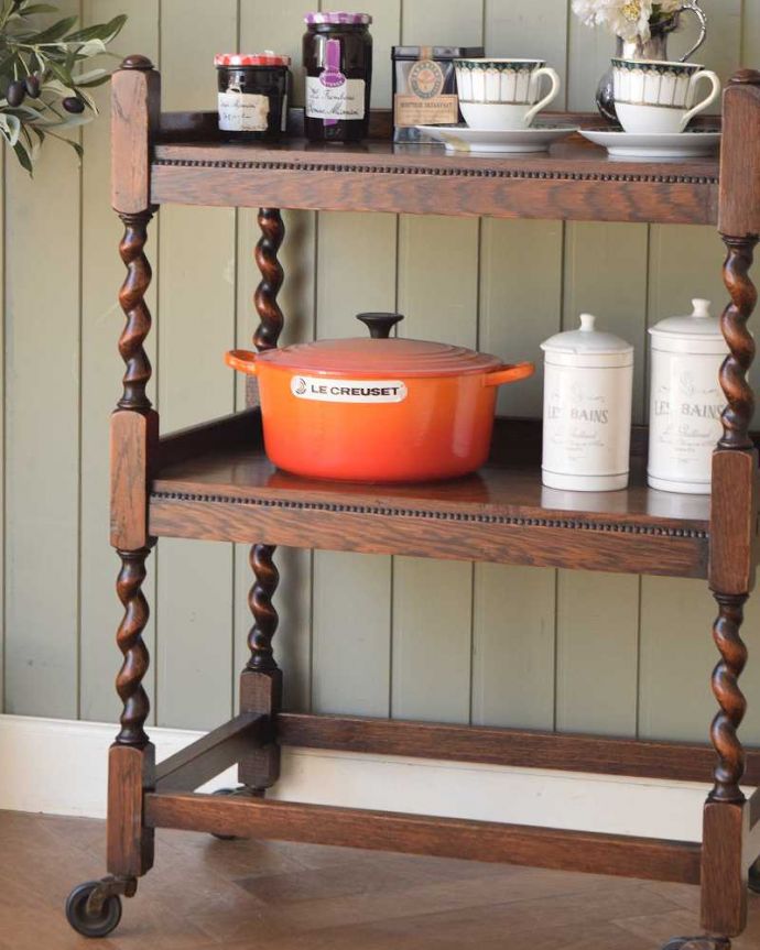 アンティークのワゴン・トローリー　アンティーク家具　イギリスで見つけたアンティークトロリー（ワゴン）。アンティークのワゴンは使い方が自由自在簡単に移動が出来るワゴン。(q-1925-f)