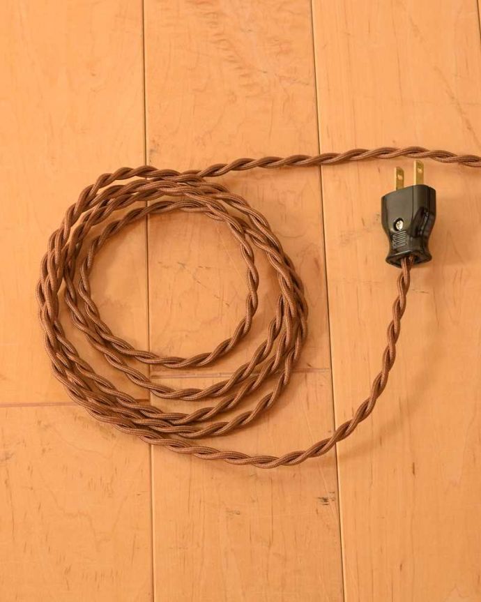 トライポッド　照明・ライティング　お花のかたちのテーブルが付いた珍しい英国アンティークのフロアランプ（Ｅ26電球付）。。(q-1928-f)