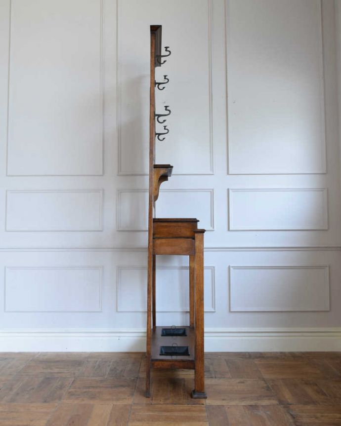 アンティークの玄関収納　アンティーク家具　アールデコのスッキリデザインが魅力の英国輸入のアンティーク家具、ホールスタンド。横から見てもステキ横から見るとこんな感じ。(q-1929-f)