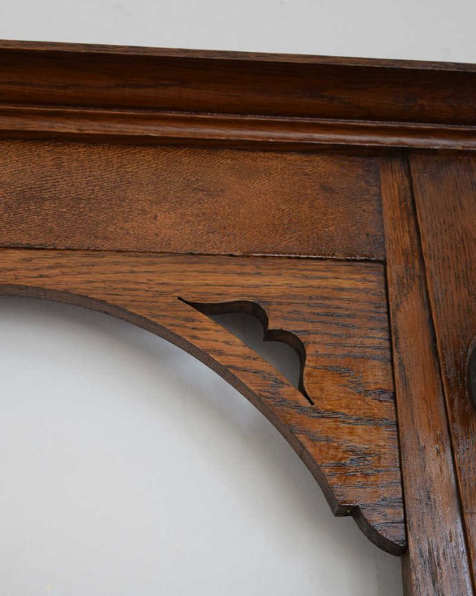 アンティークの玄関収納　アンティーク家具　アールデコのスッキリデザインが魅力の英国輸入のアンティーク家具、ホールスタンド。カッコイイ装飾さりげなく施された美しい装飾。(q-1929-f)