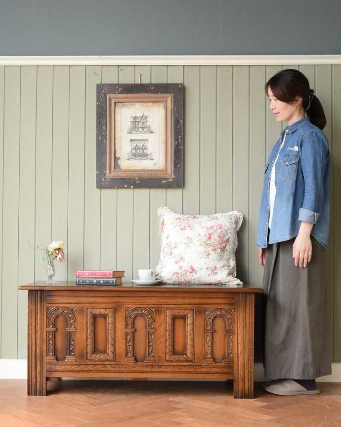 ブランケットボックス・収納ボックス　アンティーク家具　ベンチやテーブルとしても使える便利な英国アンティーク収納家具、ブランケットボックス。いろんな場所で便利に使えるアンティーク家具の中で一番基本となるブランケットボックス。(q-1937-f)