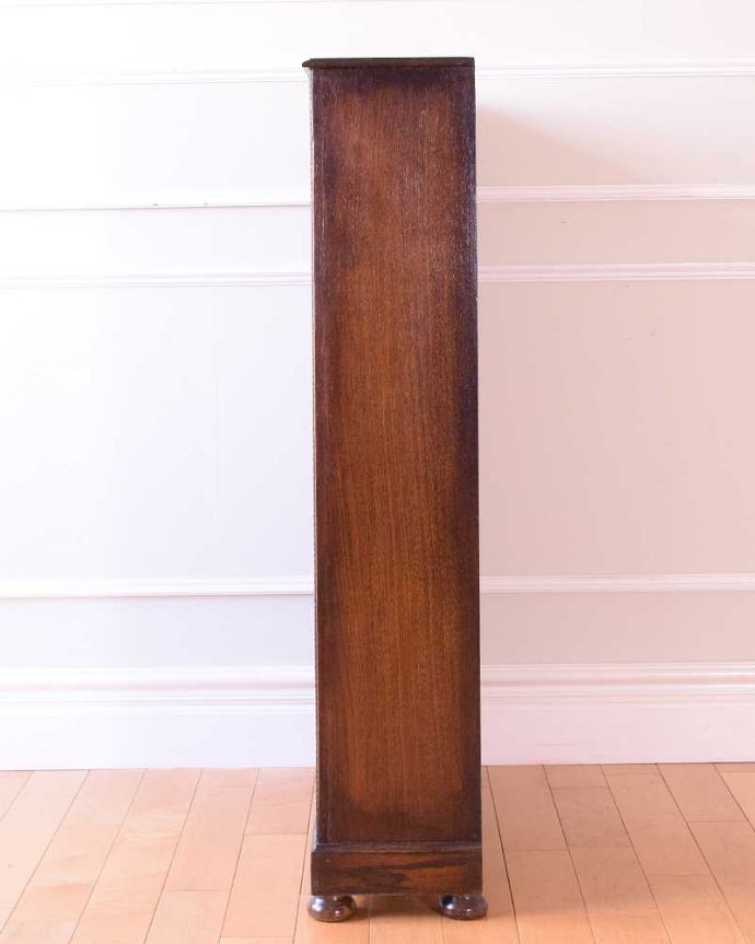 アンティークのキャビネット　アンティーク家具　英国スタイルのアンティーク家具、オープン棚のブックシェルフ（本棚）。横から見てもステキしっかり修復したので、横顔だって美しいんです。(q-1943-f)