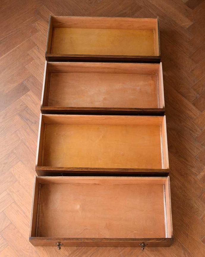 アンティークのチェスト　アンティーク家具　英国から届いたアンティーク家具、バチェラーズチェスト（鏡付き）。何を入れても大丈夫。(q-1946-f)