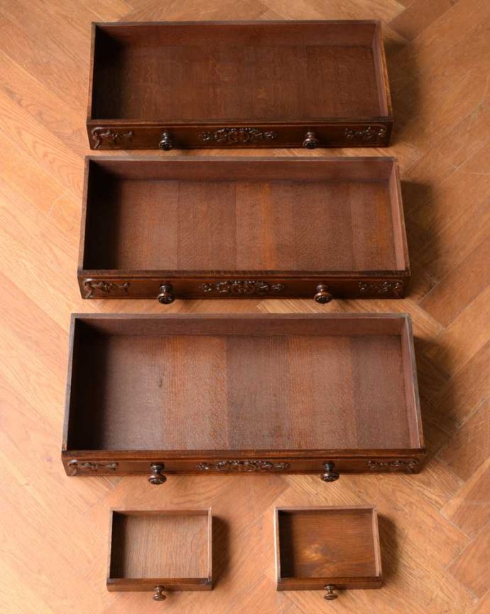 ビューロー アンティーク家具 フランスで見つけたアンティーク家具、優雅なスタイルのライティングビューロー。引き出しの中も・・・もちろん引き出しの中もキレイに仕上げました。(q-1958-f)