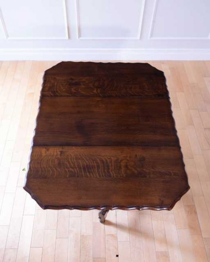 アンティークのテーブル アンティーク家具 伸張式のアンティーク英国家具、天板の縁どりも美しいゲートレッグテーブル。天板の修復には自信があります。(q-1962-f)