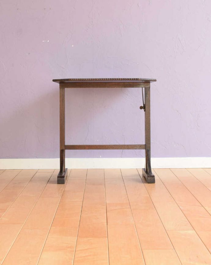 折り畳み式テーブルの側面