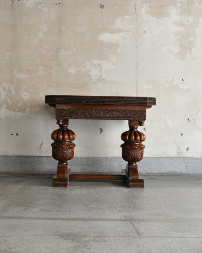 アンティークのテーブル アンティーク家具 驚くほど美しいバルボスレッグが美しい伸長式のアンティーク家具のドローリーフテーブル。横から見るとこんな感じ真横から見てみるとこんな感じ。(q-1966-f)