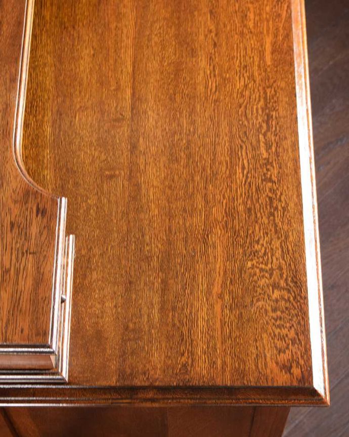 アンティークのドレッサー　アンティーク家具　ツイストが美しいドレッサー、英国アンティーク家具、ドレッシングチェスト。昔の人の知恵ミラーの脇にある小さな台。(q-1967-f)