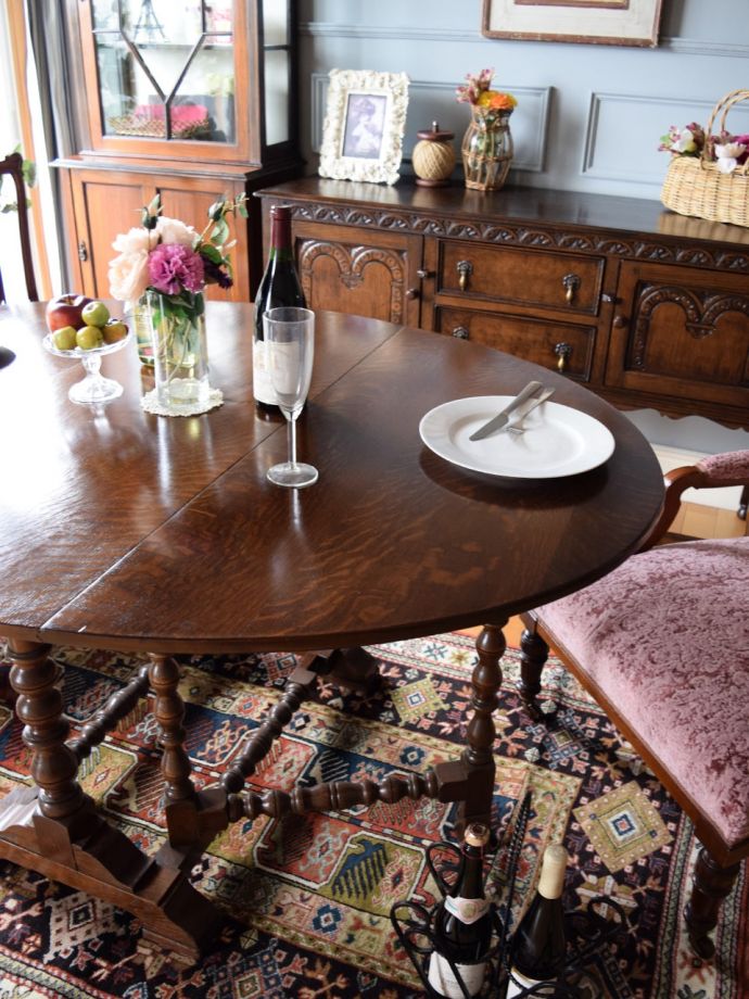 天板を開くと美しい天板が