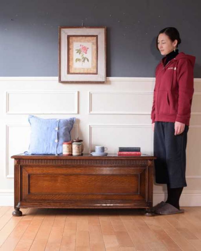 ブランケットボックス・収納ボックス アンティーク家具 便利に使える英国アンティーク収納家具、ブランケットボックス(ブランケットチェスト)。いろんな場所で便利に使えるアンティーク家具の中で一番基本となるブランケットボックス。(q-1977-f)