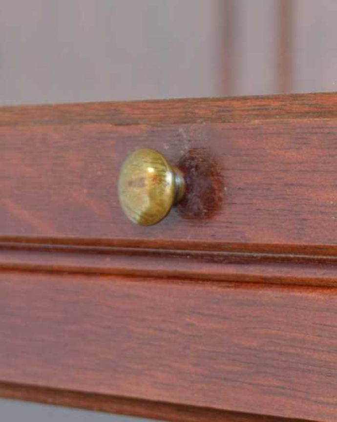 アンティークのキャビネット アンティーク家具 重ねて積み上げるスタッキングブックケース、英国輸入のアンティークキャビネット。開ける度にワクワク・・・取っ手もアンティーク家具らしいデザインです。(q-1978-f)