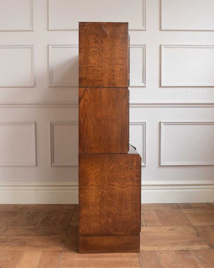 アンティークのキャビネット　アンティーク家具　重ねて積み上げるスタッキングブックケース、英国輸入のアンティークキャビネット 。横から見ると･･･横から見るとこんな感じ。(q-1988-f)