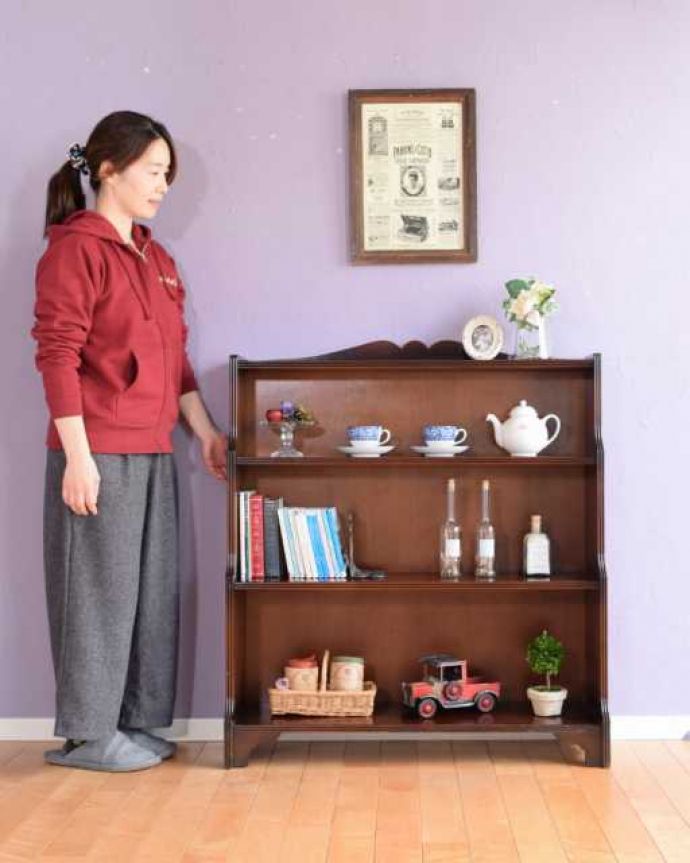 アンティークのキャビネット アンティーク家具 高級感漂うマホガニー材が魅力の英国アンティークのオープンブックシェルフ(本棚)。なんでも便利に収納できるオープンタイプの本棚本棚としてしっかり作られたオープンタイプのブックシェルフ。(q-1989-f)