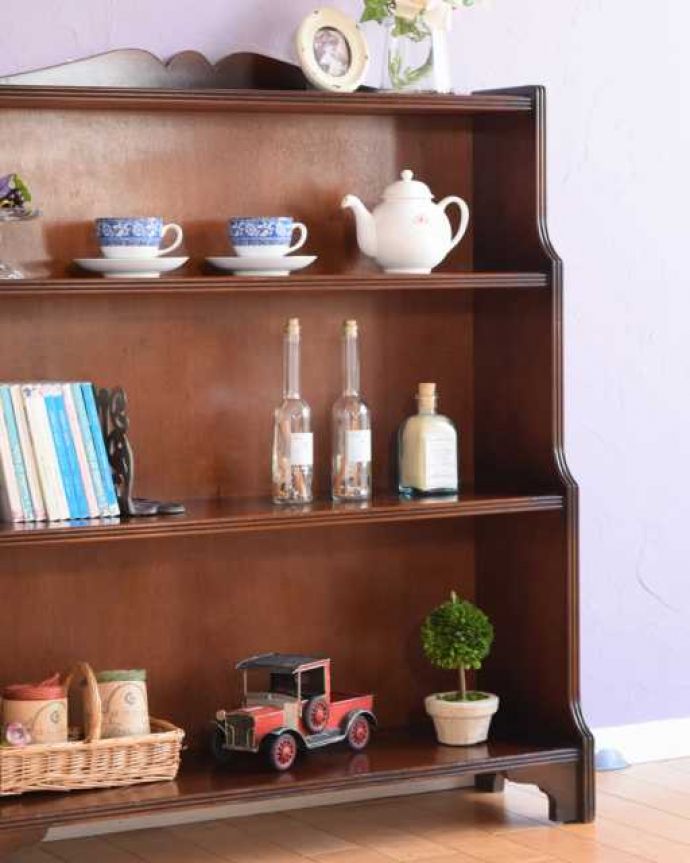 アンティークのキャビネット アンティーク家具 高級感漂うマホガニー材が魅力の英国アンティークのオープンブックシェルフ(本棚)。たっぷり収納できるだけじゃないんです。(q-1989-f)