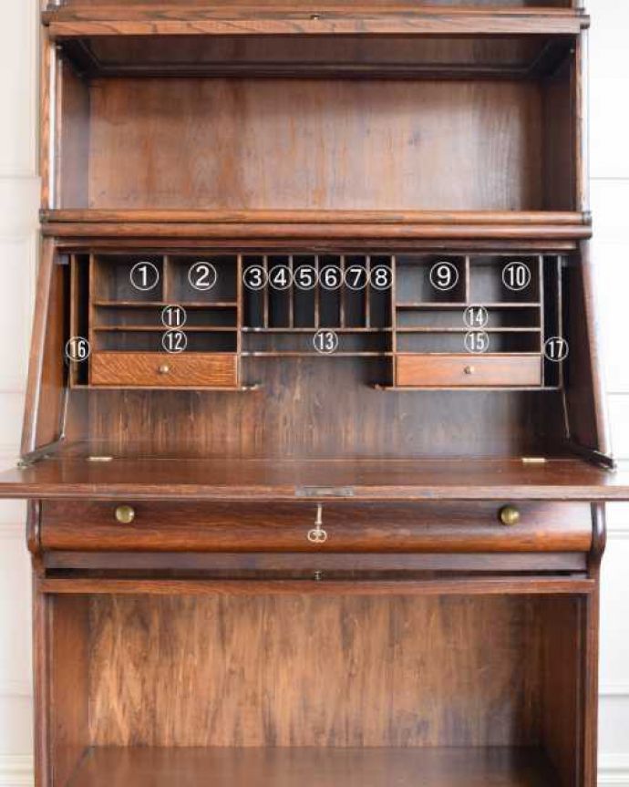 アンティークのキャビネット アンティーク家具 英国アンティークのスタッキングビューローキャビネット(デスク)。便利に使えるフラップ式の扉開けたままにしておいてもジャマにならないフラップ式の扉。(q-1993-f)