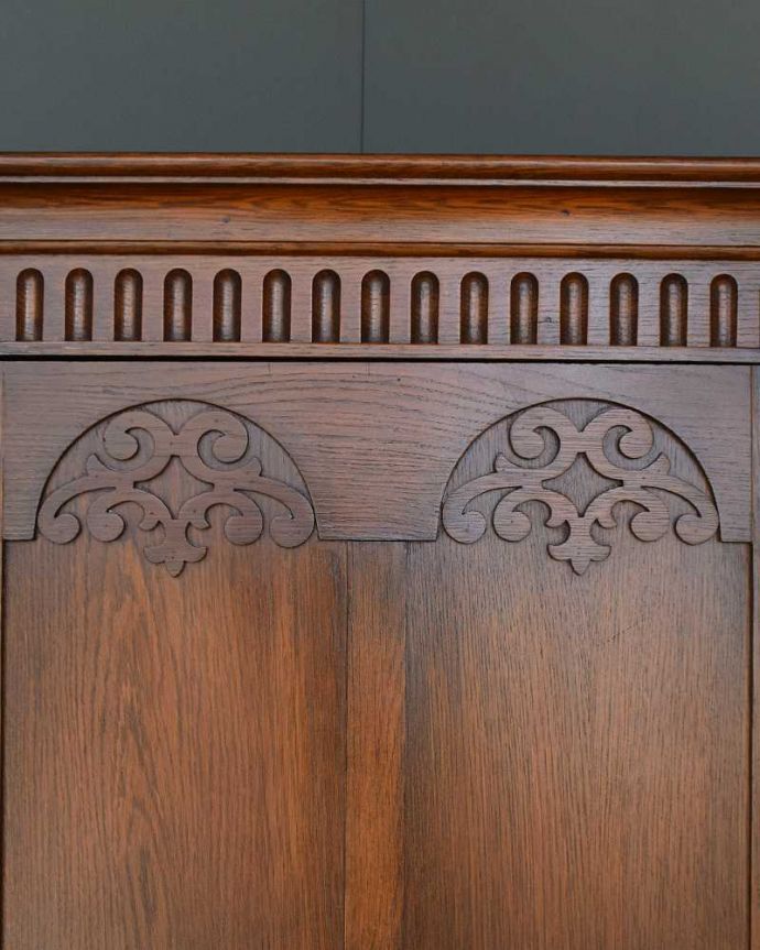 アンティーク家具の装飾