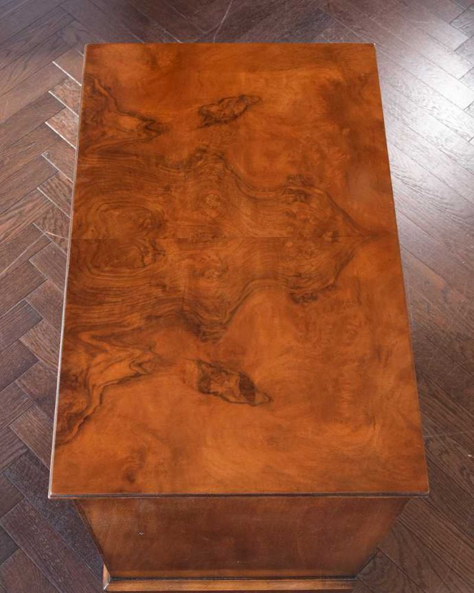 アンティークチェストの天板