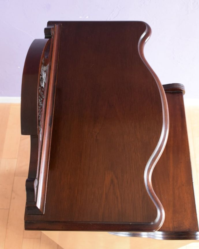 アンティークキャビネットの天板