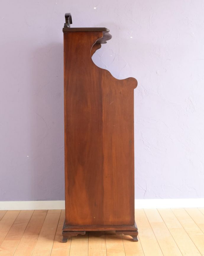 キャビネットの側面