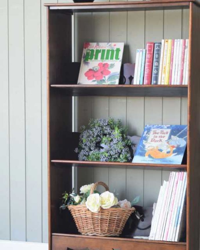 アンティークのキャビネット　アンティーク家具　英国スタイルのアンティーク家具、オープン棚のブックシェルフ（本棚）。隙間収納にもおすすめです。(q-2043-f)