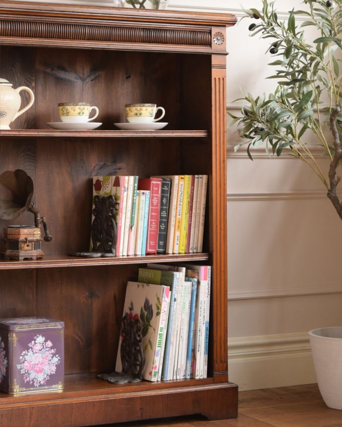 アンティークのオープンシェルフ、イギリスの高級感のあるオープン