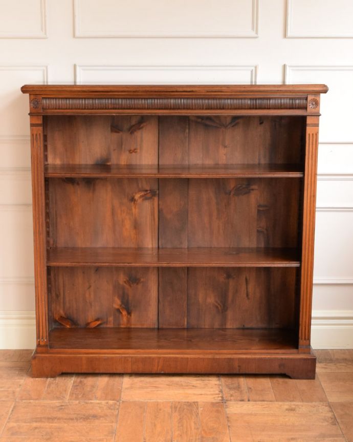 アンティークのオープンシェルフ、イギリスの高級感のあるオープン