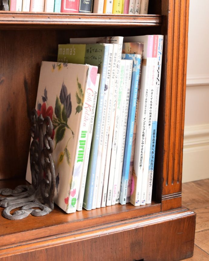 アンティークのオープンシェルフ、イギリスの高級感のあるオープン