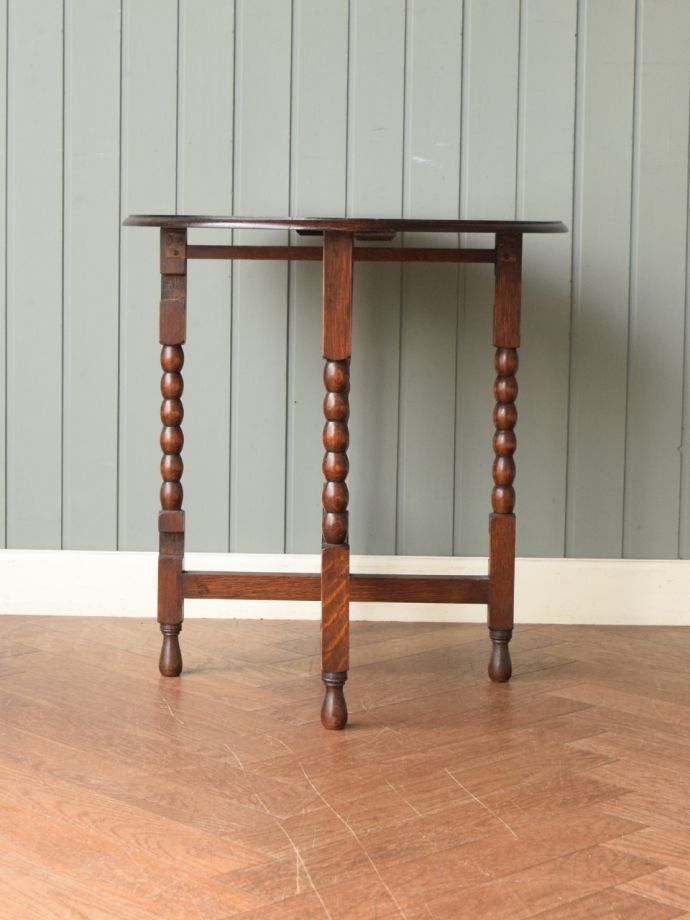 折り畳み式テーブルの側面