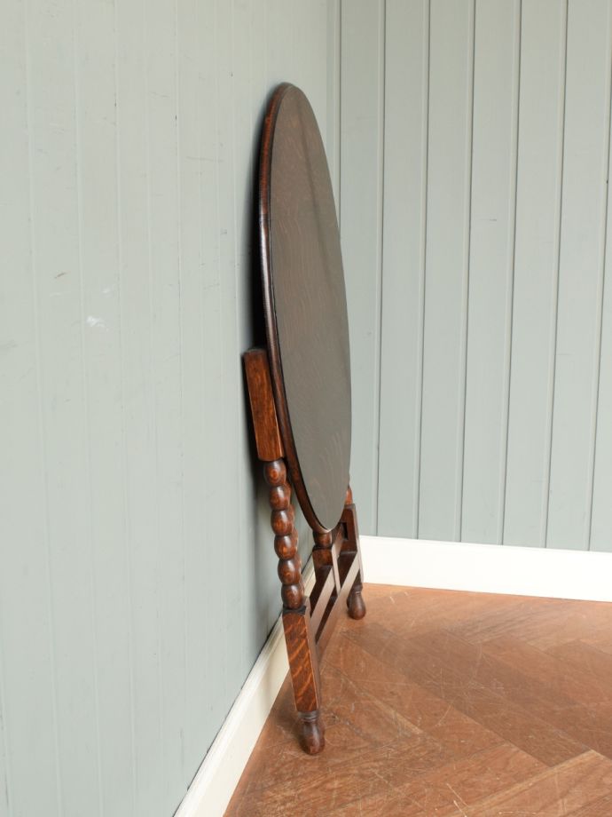 畳んだ時のフォールディングテーブル