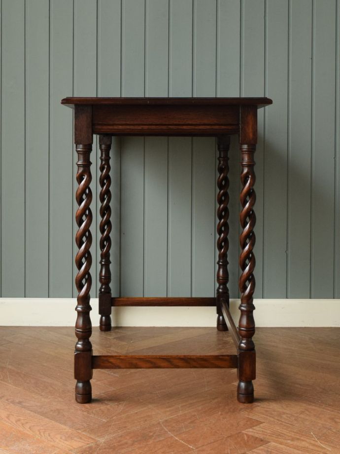 コンソールテーブルの側面