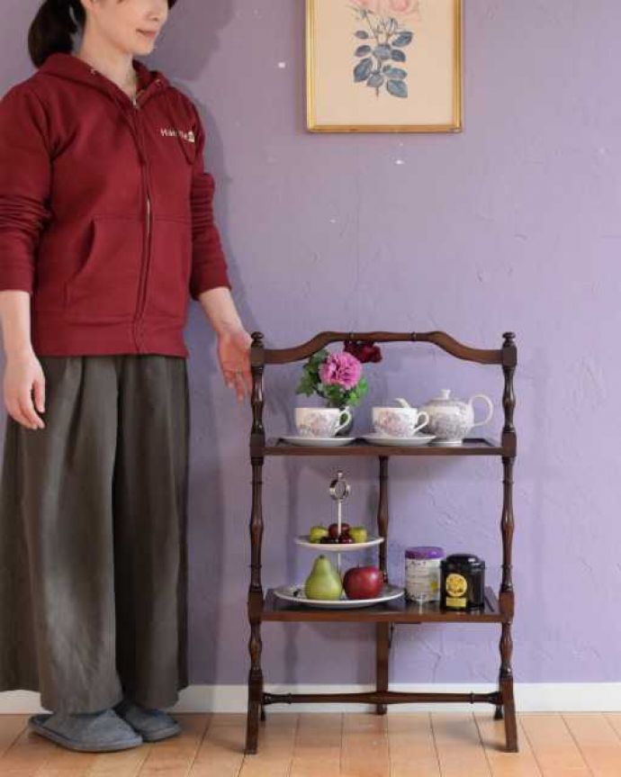 プランツスタンド・ケーキスタンド　アンティーク家具　イギリスの本格アフタヌーンティーを自宅で楽しめる、美しいアンティークケーキスタンド 。英国アフタヌーンティーのために作られた家具19世紀末に屋外でのアフタヌーンティーを楽しむために作られた木製のケーキスタンド。(q-2060-f)