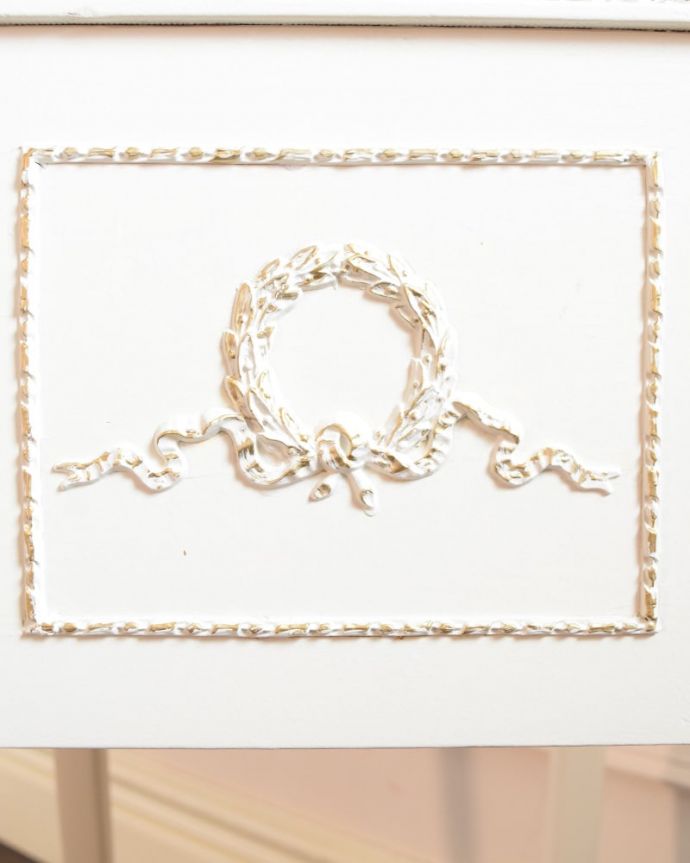 フランスチェストの装飾