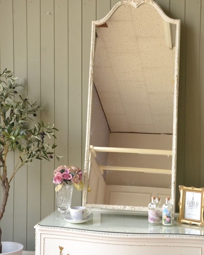 アンティークのドレッサー　アンティーク家具　アンティークのミラー、引き出しも付いた大きなスタンドミラー。新しいミラーに交換しました連れて帰ってから新しいミラーに交換しました。(q-2072-f)