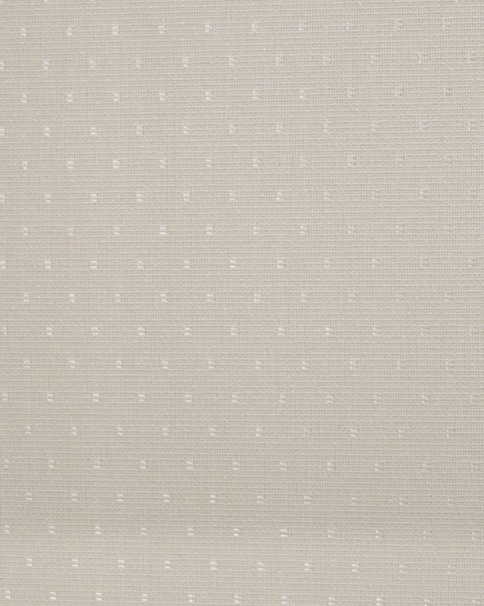 アンティークのキャビネット アンティーク家具 英国のアンティーク家具、お花の彫刻が華やかなアンティークのチャイナキャビネット。新しい生地で張り替えましたキャビネットの表情に合わせて新しい背板の生地を選びました。(q-2083-f)