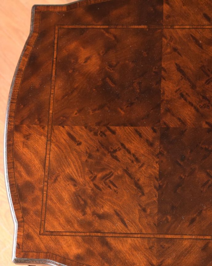 天然木のアンティーク家具の天板