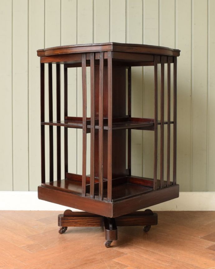 アンティーク本棚の側面