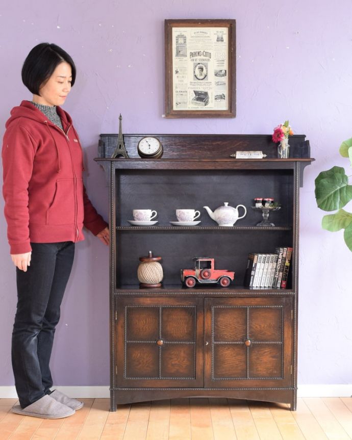 アンティークのキャビネット　アンティーク家具　英国のアンティーク家具、扉の収納が付いたオープンタイプのブックシェルフ（本棚）。見た目はもちろん実用的に使いやすいオープン棚扉が付いていないオープンタイプの本棚は、便利に使える実力派。(q-2089-f)