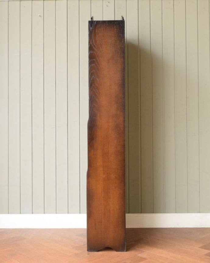 アンティークのキャビネット アンティーク家具 たっぷり収納できる英国スタイルのブックシェルフ、オシャレなアンティーク家具。横顔だっても美しいしっかり修復したので、横顔だって美しいんです。(q-2090-f)