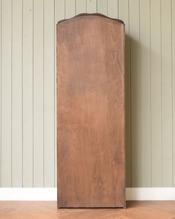 アンティークのキャビネット アンティーク家具 たっぷり収納できる英国スタイルのブックシェルフ、オシャレなアンティーク家具。後ろ姿も見て下さい。(q-2090-f)