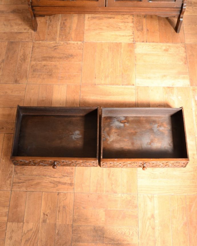 アンティークのキャビネット アンティーク家具 扉と引き出しが付いた英国のアンティーク家具、カップボードキャビネット。キレイに修復しました。(q-2095-f)