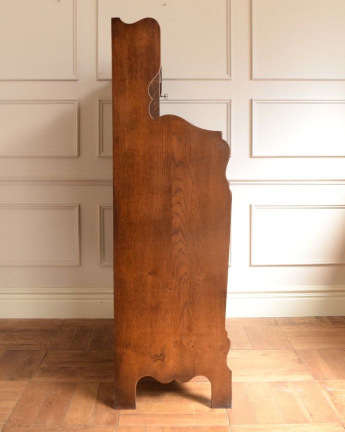 アンティークのキャビネット アンティーク家具 扉と引き出しが付いた英国のアンティーク家具、カップボードキャビネット。横から見てもステキなんです。(q-2095-f)