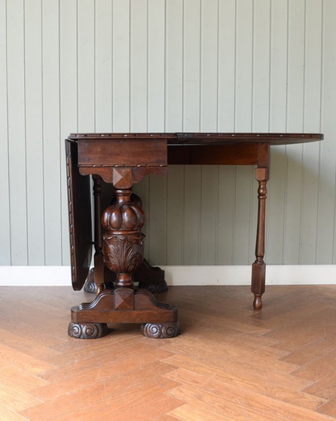 アンティークのテーブル　アンティーク家具　英国アンティーク家具、重厚なバルボスレッグが美しいアンティークゲートレッグテーブル。片方開くと････片方のリーフを開くとこんな感じ。(q-2101-f)