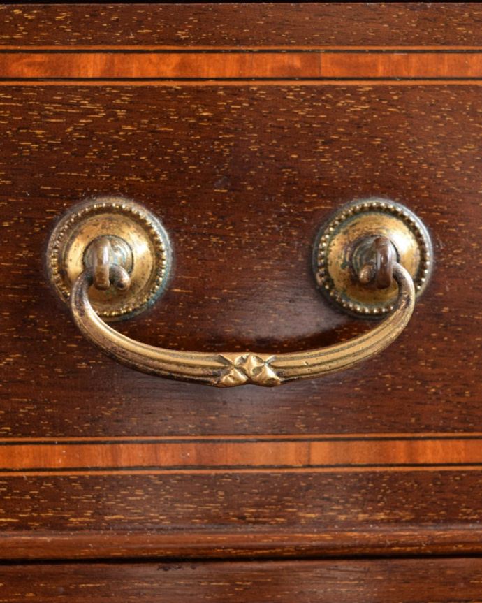 アンティークのキャビネット アンティーク家具 英国のアンティーク家具、ガラス扉が付いたミュージックキャビネット。開けるたびに、ワクワクしちゃう。(q-2110-f)