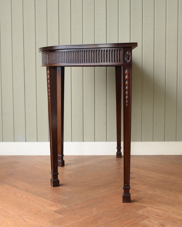 コンソールテーブルの側面