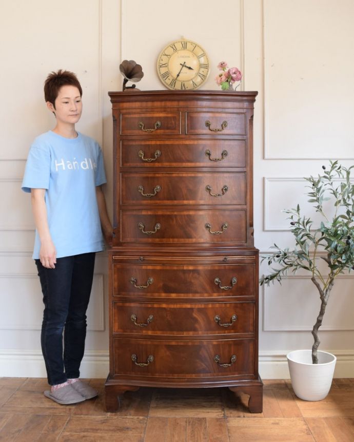 アンティークのチェスト　アンティーク家具　英国のアンティークチェスト、マホガニー材のチェスト・オン・チェスト。チェストの上に、もう1つチェスト！まるで2つのチェストが重なっているようなデザインのトールボーイ。(q-2129-f)